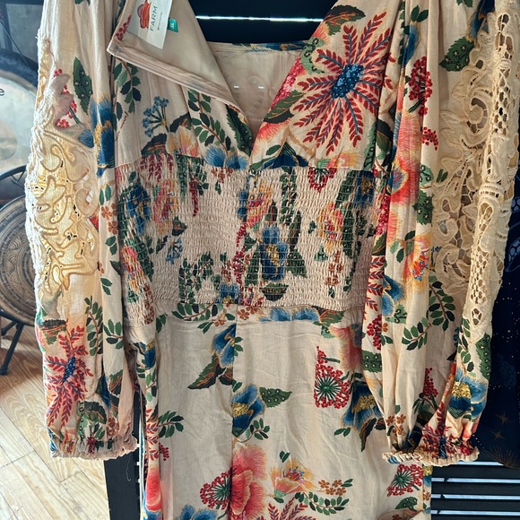 FARM Rio Multicolor Embroidered mini romper - Picture 3 of 3